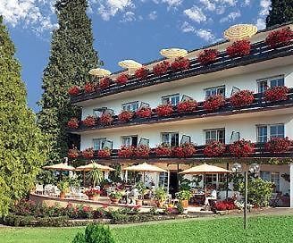 Hotel Behringer'S Traube Баденвайлер Экстерьер фото